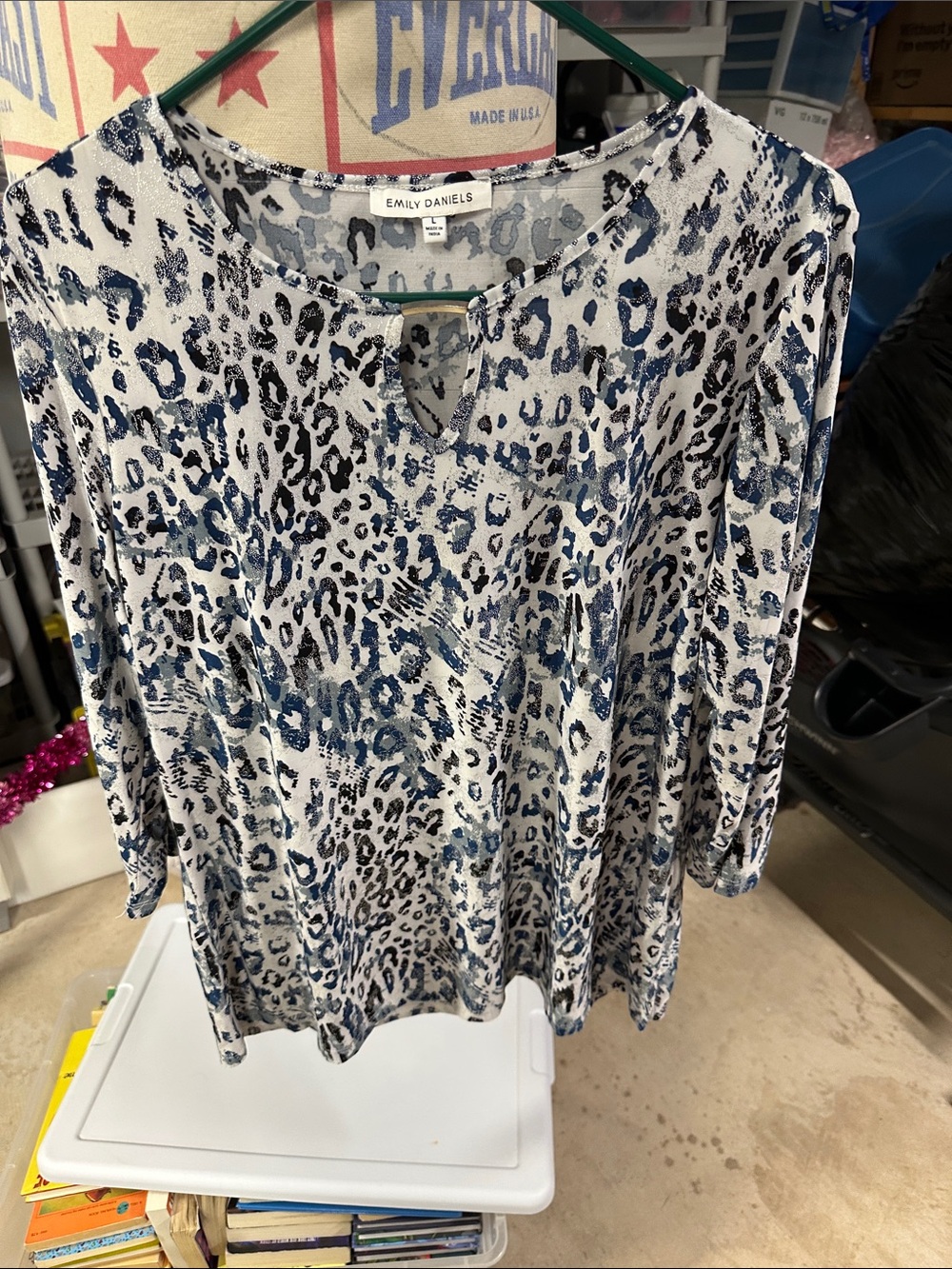 Women's Blue Animal Print Long Sleeve Top